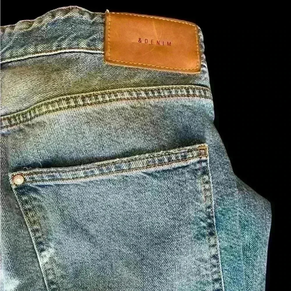 H&M &Denim Straight Leg High Waisted Embroidered/Distressed Jeans Sz 32 (US 0) - Picture 9 of 12